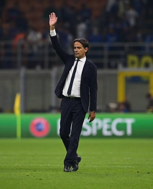 Head coach of FC Internazionale Simone Inzaghi greets the audience at the end of the UEFA Champions League group D match between Inter and Real...
