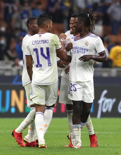 The players of the Real Madrid celebrate a victory at the end of the UEFA Champions League group D match between Inter and Real Madrid at Giuseppe...