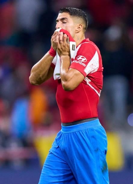 Luis Suarez of Atletico Madrid reacts during the UEFA Champions League group B match between Atletico Madrid and FC Porto at Wanda Metropolitano on...