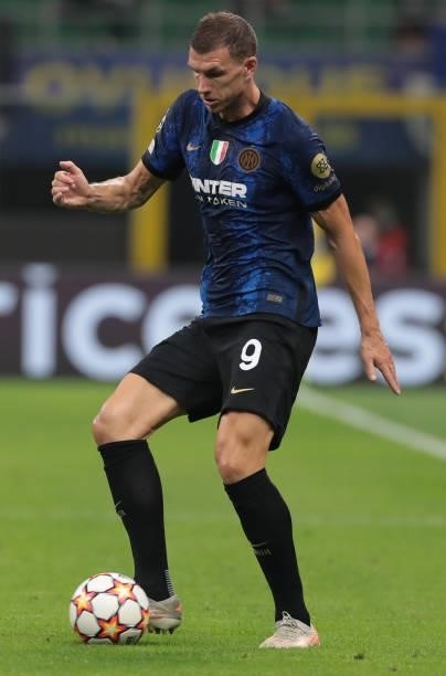 Edin Dzeko of FC Internazionale in action during the UEFA Champions League group D match between FC Internazionale and Real Madrid at Giuseppe Meazza...