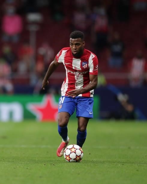 Thomas Lemar of Atletico de Madrid controls the ball during the UEFA Champions League group B match between Atletico Madrid and FC Porto at Wanda...