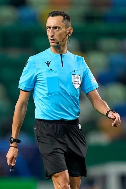 Referee Jose Maria Sanchez Martinez looks on during the UEFA Champions League group C match between Sporting CP and AFC Ajax at Estadio Jose Alvalade...