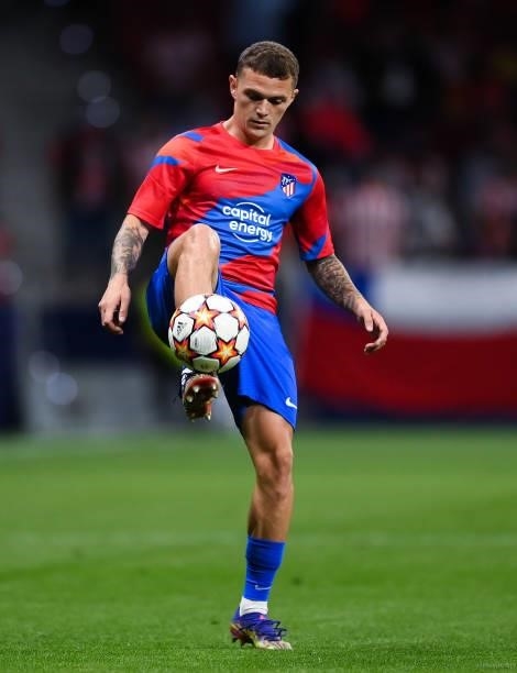Kieran Trippier of Atletico de Madrid warms up during the UEFA Champions League group B match between Atletico Madrid and FC Porto at Wanda...