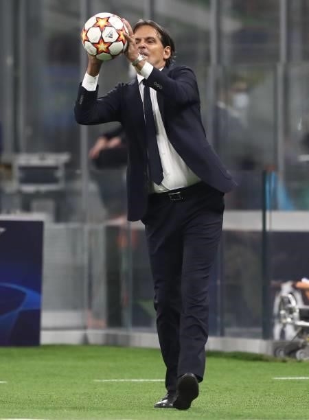 Internazionale coach Simone Inzaghi controls the ball during the UEFA Champions League group D match between Inter and Real Madrid at Giuseppe Meazza...