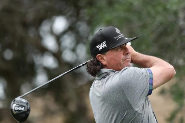 Pat Perez hits his tee shot on the fourth hole during round one of the Fortinet Championship at Silverado Resort and Spa on September 16, 2021 in...