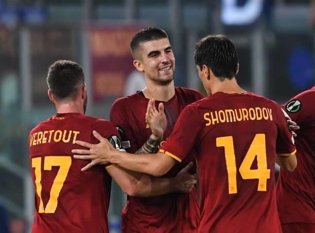 Gianluca Mancini of As Roma celebrates with teammattes after scoring goal 4-1 during the UEFA Europa Conference League group C match between AS Roma...