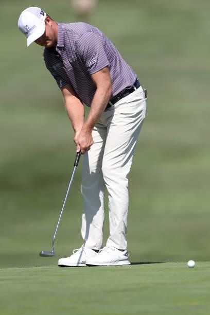 Hudson Swafford putts on the sixth hole during round one of the Fortinet Championship at Silverado Resort and Spa on September 16, 2021 in Napa,...
