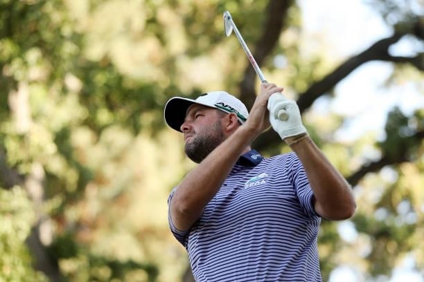 Marc Leishman hits his tee shot on the 15th hole during round one of the Fortinet Championship at Silverado Resort and Spa on September 16, 2021 in...