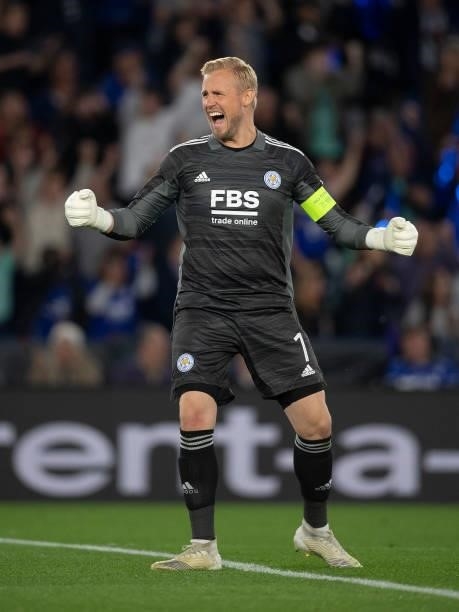 Kasper Schmeichel of Leicester City during the UEFA Europa League group C match between Leicester City and SSC Napoli at The King Power Stadium on...