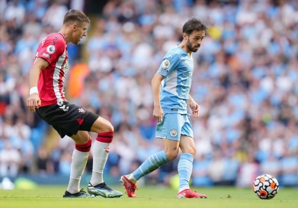 Bernardo Silva of Manchester City runs with the ball during the Premier League match between Manchester City and Southampton at Etihad Stadium on...