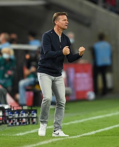 Head coach Jesse Marsch of Leipzig gestures during the Bundesliga match between 1. FC Köln and RB Leipzig at RheinEnergieStadion on September 18,...