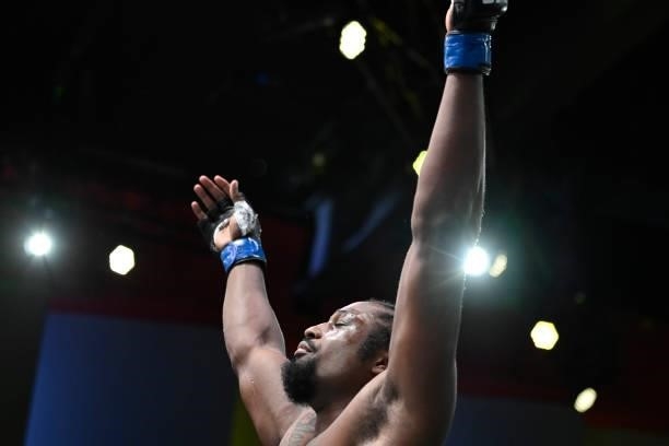 Ryan Spann prepares to fight Anthony Smith in a light heavyweight fight during the UFC Fight Night event at UFC APEX on September 18, 2021 in Las...