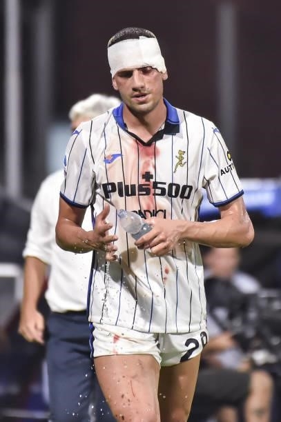 Merih Demiral of Atalanta BC with a head dressing during the Serie A match between US Salernitana v Atalanta BC at Stadio Arechi on September 18,...