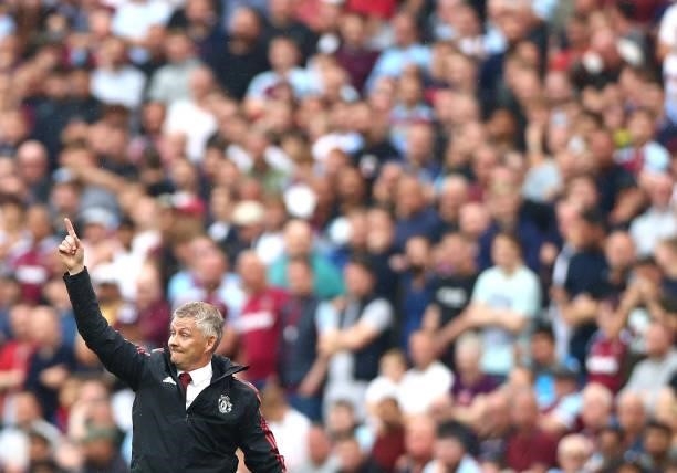 Manchester United Manager Ole Gunnar Solskjaer gestures during the Premier League match between West Ham United and Manchester United at London...