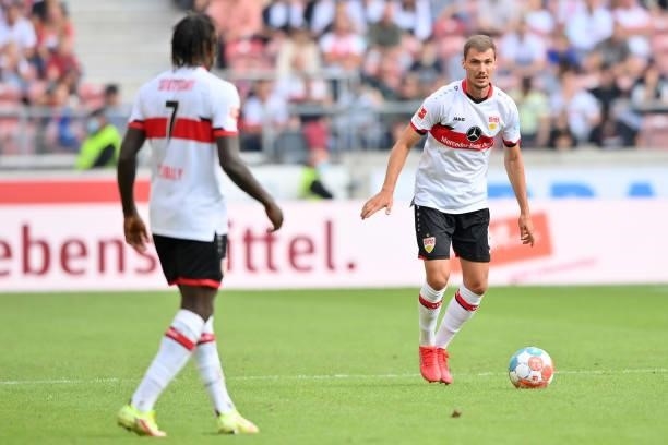 Pascal Stenzel of VfB Stuttgart plays the ball during the Bundesliga match between VfB Stuttgart and Bayer 04 Leverkusen at Mercedes-Benz Arena on...