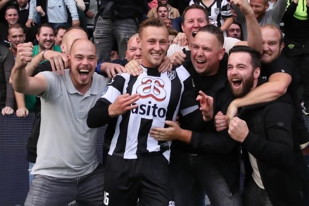 Kaj Sierhuis of Heracles Almelo celebrating with fans during the Dutch Eredivisie match between Heracles Almelo and AZ at Erve Asito on September 19,...