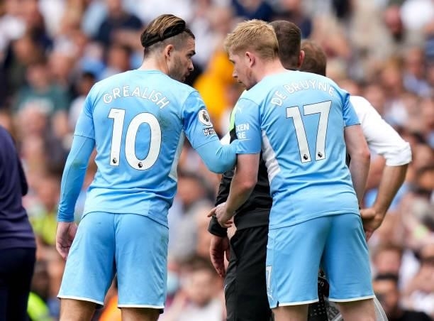 Jack Grealish and Kevin de Bruyne of Manchester City speak during the Premier League match between Manchester City and Southampton at Etihad Stadium...