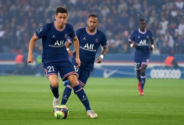Ander Herrera of Paris Saint Germain runs with the ball during the Ligue 1 Uber Eats match between Paris Saint Germain and Lyon at Parc des Princes...