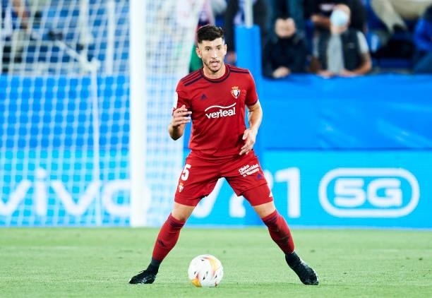 David Garcia of CA Osasuna in action during the La Liga Santander match between Deportivo Alaves and CA Osasuna at Estadio de Mendizorroza on...