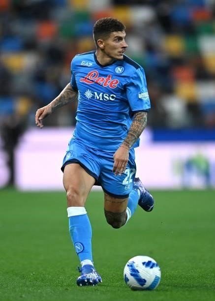 Giovanni Di Lorenzo of SSC Napoli in action during the Serie A match between Udinese Calcio and SSC Napoli at Dacia Arena on September 20, 2021 in...