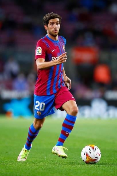 Sergi Roberto of FC Barcelona runs with the ball during the La Liga Santander match between FC Barcelona and Granada CF at Camp Nou on September 20,...