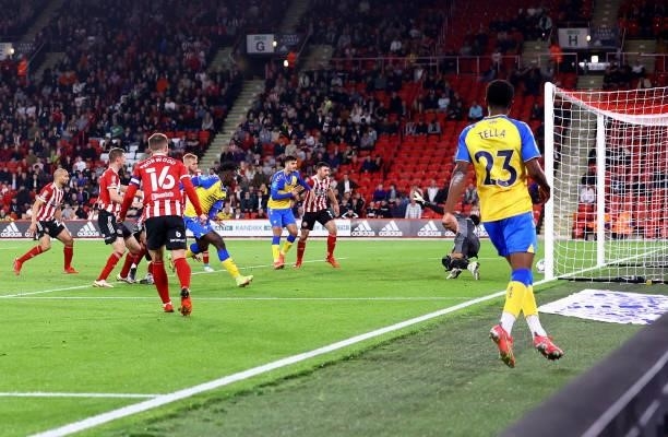 Mohammed Salisu of Southampton scores to make it 2-1 during the Carabao Cup Third Round match between Sheffield United and Southampton at Bramall...
