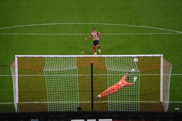 Rhian Brewster of Sheffield United has his shot saved by Fraser Forster of Southampton during the penalty shoot out the Carabao Cup Third Round match...