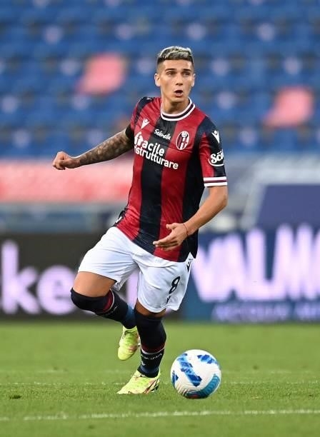 Nicolas Dominguez of Bologna FC in action during the Serie A match between Bologna FC v Genoa CFC at Stadio Renato Dall'Ara on September 21, 2021 in...