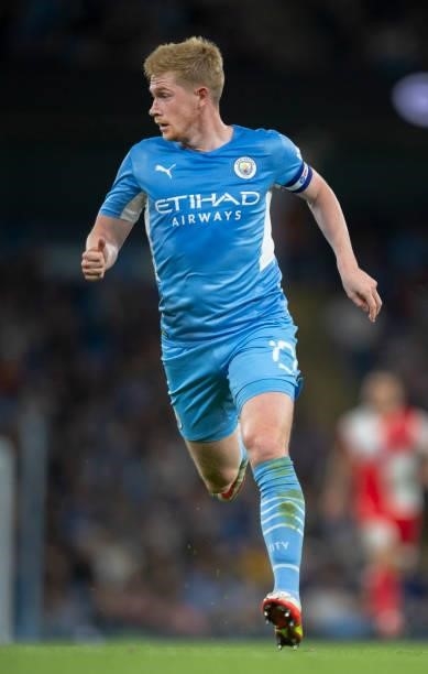 Kevin De Bruyne of Manchester City in action during the Carabao Cup Third Round match between Manchester City and Wycombe Wanderers F.C. At Etihad...