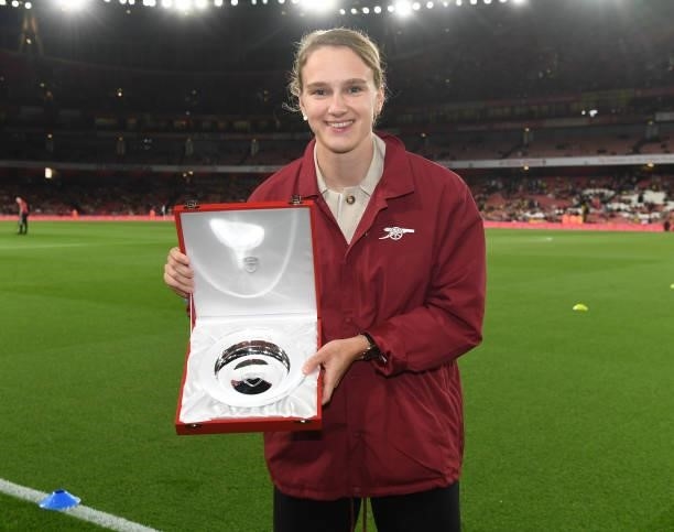 Vivianne Miedema receives an award for scoring 100 goals for the Arsenal Women's team before the Carabao Cup Third Round match between Arsenal and...