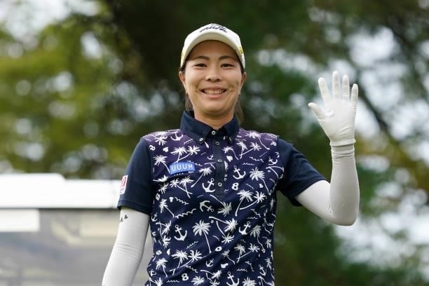 Mayu Hattori of Japan waves on the 1st hole during the first round of the Chugoku Shimbun Chupea Ladies Cup at the Geinan Country Club on September...