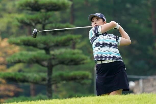 Kaori Makitani of Japan hits her tee shot on the 1st hole during the first round of the Chugoku Shimbun Chupea Ladies Cup at the Geinan Country Club...