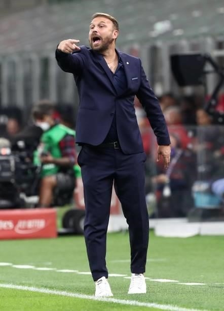Venezia FC coach Paolo Zanetti issues instructions to his players during the Serie A match between AC Milan and Venezia FC at Stadio Giuseppe Meazza...
