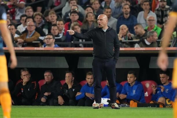 Head Coach Johnny Jansen of SC Heerenveen reacts during the Dutch Eredivisie match between Feyenoord and SC Heerenveen at Stadion Feijenoord De Kuip...