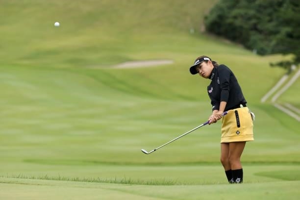 Maria Shinohara of Japan chips onto the 8th green during the second round of the Miyagi TV Cup Dunlop Ladies Open at Rifu Golf Club on September 25,...