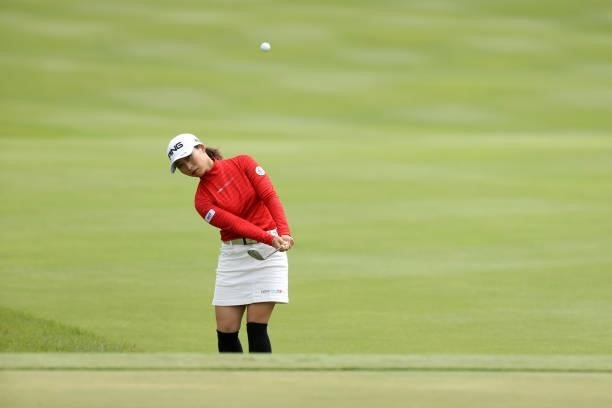 Mizuki Ooide of Japan chips onto the 8th green during the second round of the Miyagi TV Cup Dunlop Ladies Open at Rifu Golf Club on September 25,...