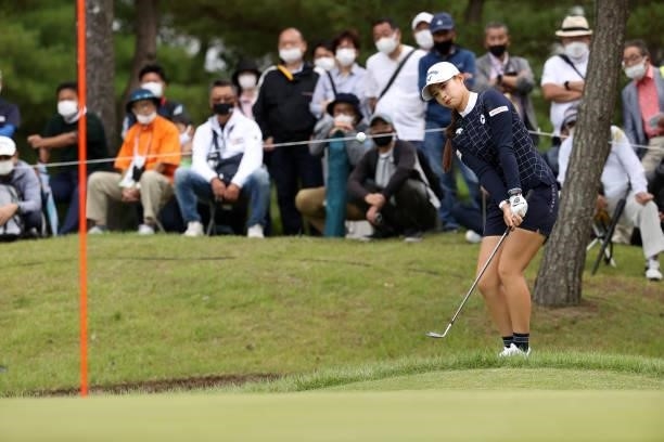 Asuka Kashiwabara of Japan chips onto the 17th green during the second round of the Miyagi TV Cup Dunlop Ladies Open at Rifu Golf Club on September...