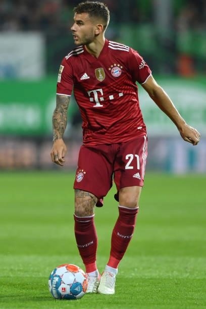 Lucas Hernandez of FC Bayern Muenchen plays the ball during the Bundesliga match between SpVgg Greuther Fürth and FC Bayern München at Sportpark...