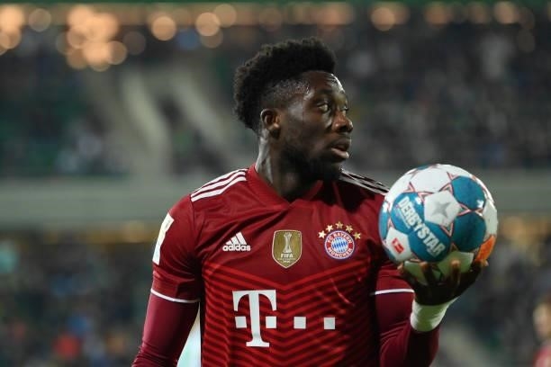 Alphonso Davies of FC Bayern Muenchen looks on during the Bundesliga match between SpVgg Greuther Fürth and FC Bayern München at Sportpark Ronhof...