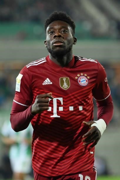 Alphonso Davies of FC Bayern Muenchen looks on during the Bundesliga match between SpVgg Greuther Fürth and FC Bayern München at Sportpark Ronhof...