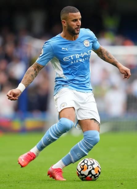 Kyle Walker of Manchester City runs with the ball during the Premier League match between Chelsea and Manchester City at Stamford Bridge on September...