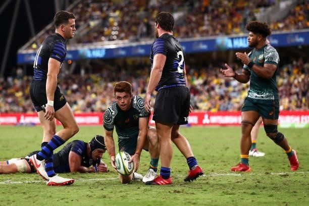 Andrew Kellaway of the Wallabies scores a try during The Rugby Championship match between the Australian Wallabies and Argentina Pumas at QCB Stadium...
