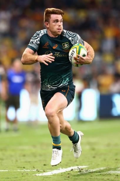 Andrew Kellaway of the Wallabies runs the ball during The Rugby Championship match between the Australian Wallabies and Argentina Pumas at QCB...