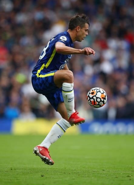 Cesar Azpilicueta of Chelsea controls the ball during the Premier League match between Chelsea and Manchester City at Stamford Bridge on September...