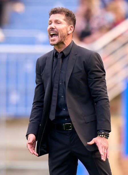 Diego Simeone, Manager of Club Atletico de Madrid reacts during the La Liga Santander match between Deportivo Alaves and Club Atletico de Madrid at...