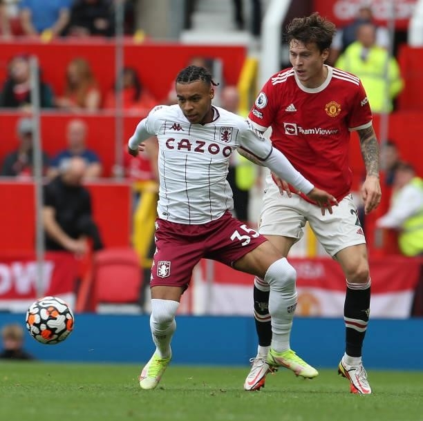 Victor Lindelof of Manchester United in action with Cameron Archer of Aston Villa during the Premier League match between Manchester United and Aston...