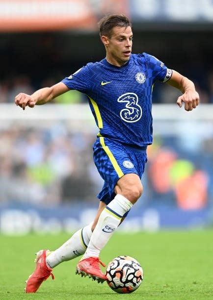Cesar Azpilicueta of Chelsea runs with the ball during the Premier League match between Chelsea and Manchester City at Stamford Bridge on September...