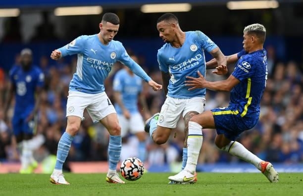Gabriel Jesus of Manchester City battles for possession with Thiago Silva of Chelsea during the Premier League match between Chelsea and Manchester...