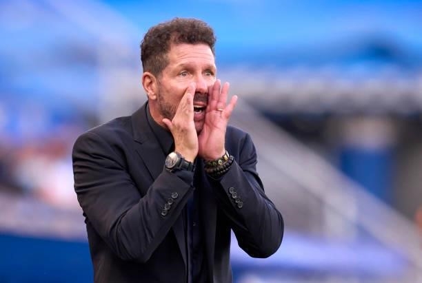 Diego Simeone, Manager of Club Atletico de Madrid reacts during the La Liga Santander match between Deportivo Alaves and Club Atletico de Madrid at...