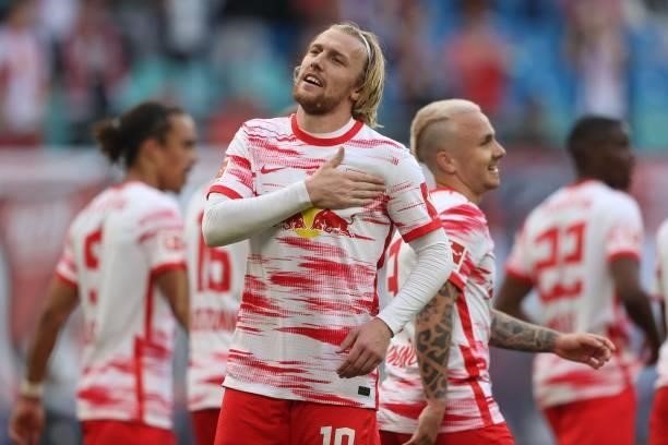 Emil Forsberg of Leipzig celebrates scoring the 4th team goal during the Bundesliga match between RB Leipzig and Hertha BSC at Red Bull Arena on...